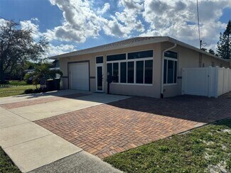 Building Photo - 3 bedroom in Dania Beach FL 33004