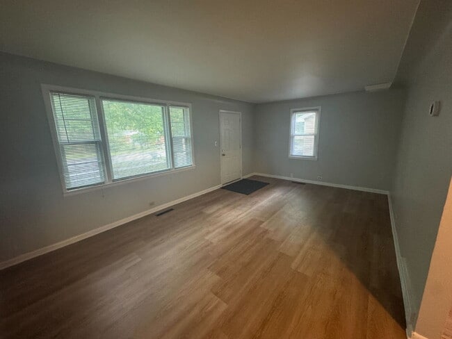 Building Photo - Montrose Rental That Fits Your Lifestyle