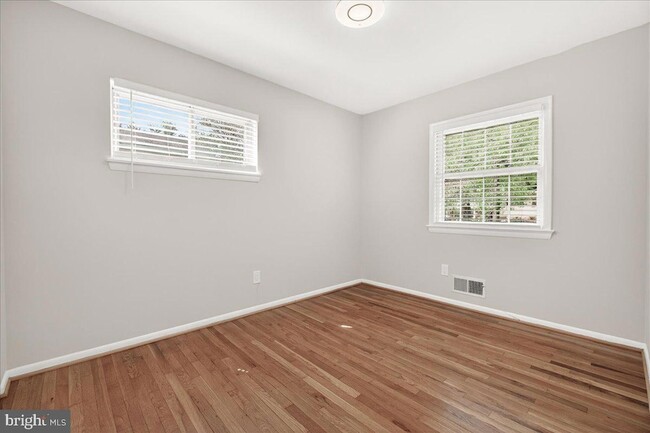 Building Photo - 11905 Hunters Ln