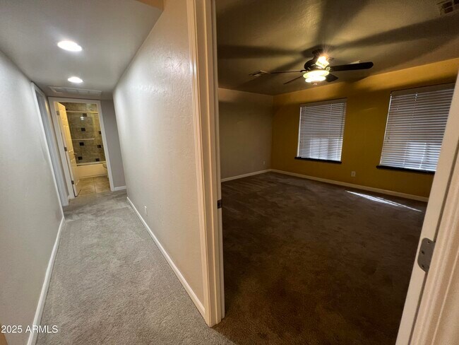 Building Photo - 15230 N Blackbird Dr