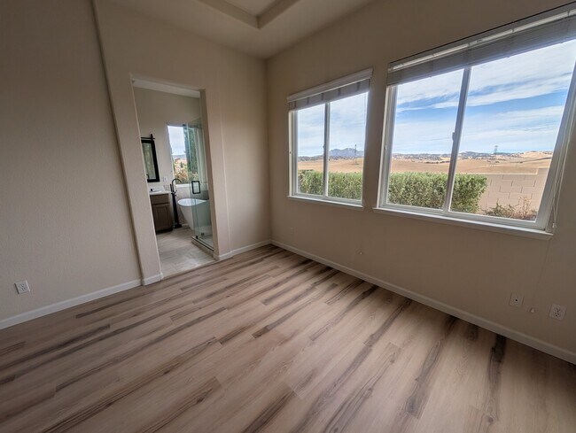 Building Photo - 2691 Presidio Dr