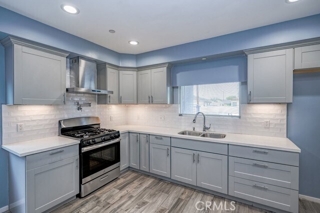 Building Photo - 6719 Vineland Ave