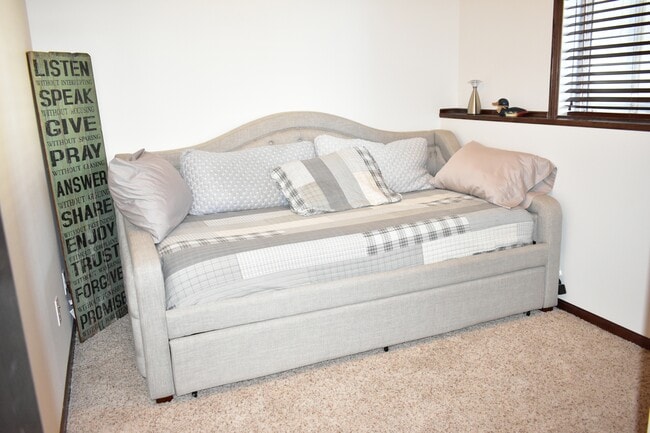 Building Photo - 4737 35th Ave S