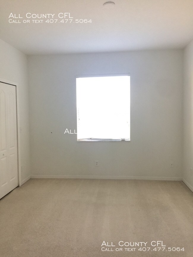 Building Photo - 10660 Savannah Wood Dr