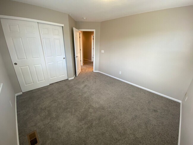 Building Photo - Spacious Home in Horizon Estates