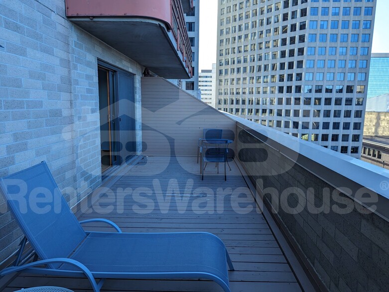 Building Photo - 66 9th St E