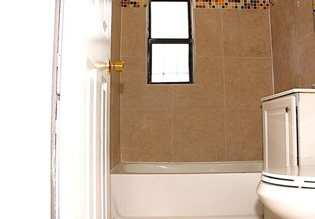 Building Photo - Lovely 3-bedroom 1 bath home for rent