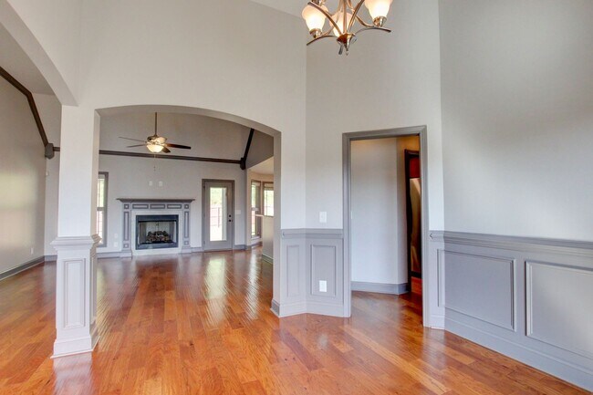 Building Photo - Sango Special.  Exit 11 Special