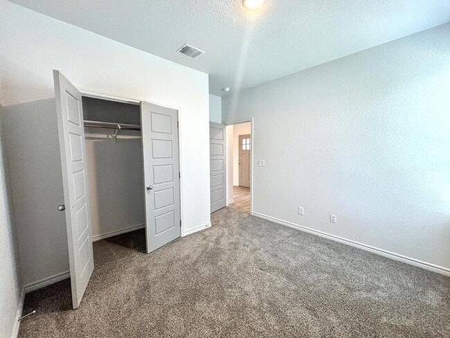 Building Photo - 725 Freedom Cir