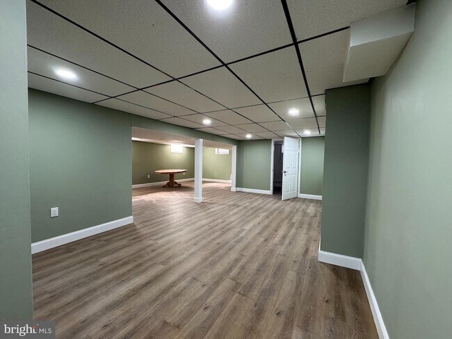 Building Photo - 53 N Post Rd