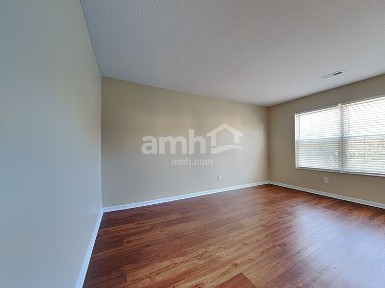 Building Photo - 132 Hitching Post Pl