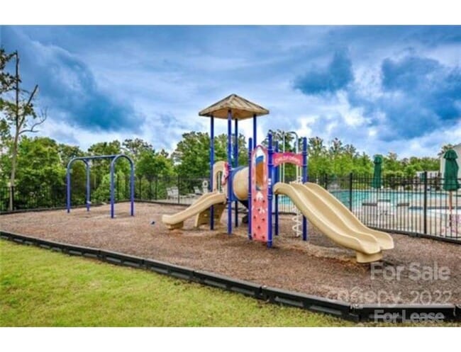 Building Photo - 141 W Morehouse Ave