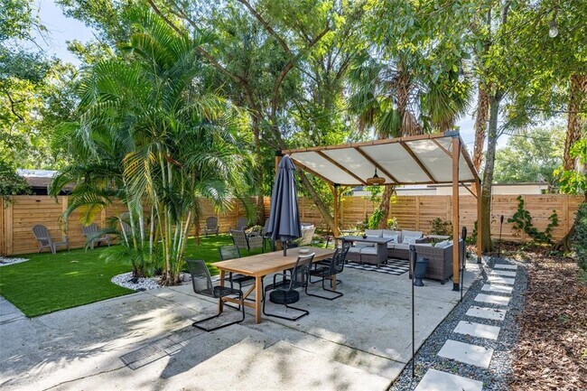 Building Photo - 2116 W St Louis St