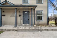 Building Photo - Duplex For Lease