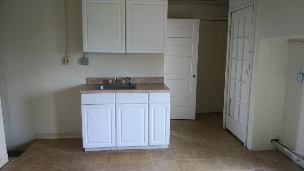 Kitchen - 4256 Nebraska Ave