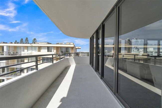 Building Photo - 3589 S Ocean Blvd