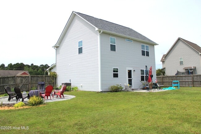Building Photo - 215 Breakwater Dr