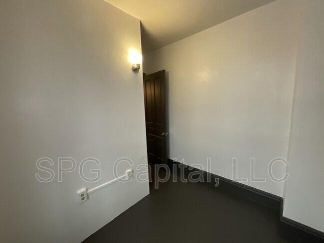 Building Photo - 649 W College Ave