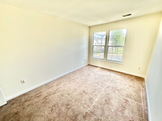 Building Photo - Fantastic 3 Bedroom Townhouse in Wellingto...