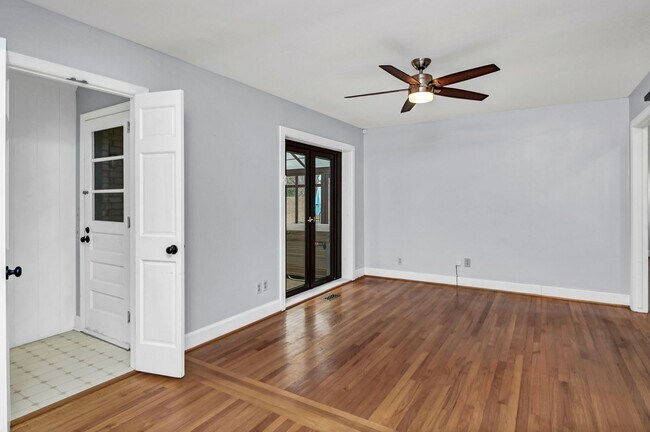 Building Photo - Prime Location! Beautiful Home Only Minutes to The Vista & Downtown