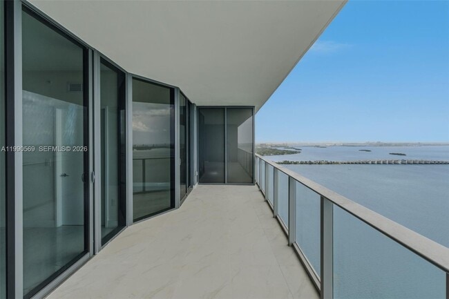 Building Photo - 711 NE 23rd Terrace