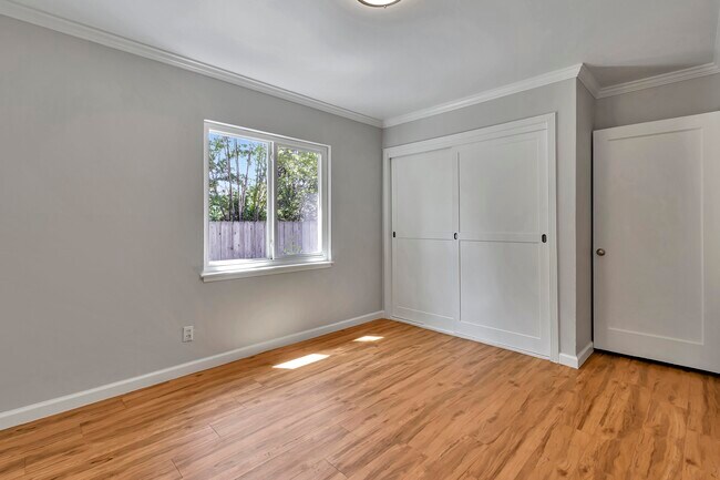 Building Photo - 520 Dawkins Dr