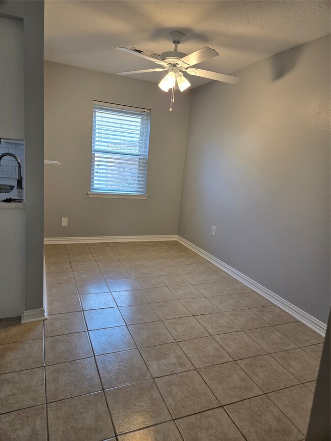 Building Photo - 1503 Ramada Dr