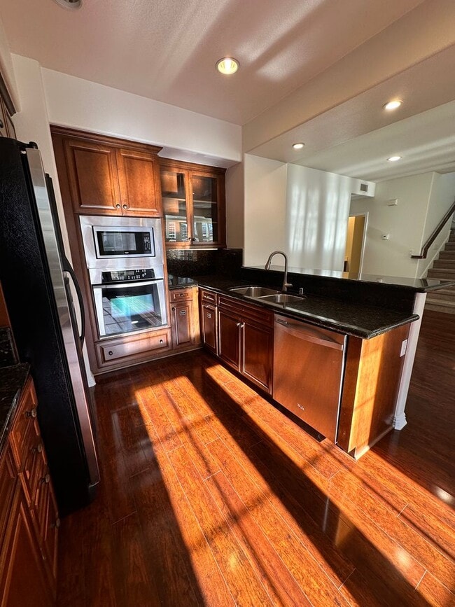 Building Photo - 2 Story home 3 Bedroom, 3 Bathroom Tustin Field.