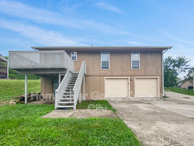 Building Photo - 5021 Pebble Ave