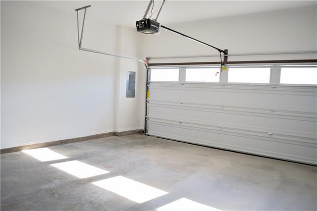 Building Photo - 5995 Rivendell Dr