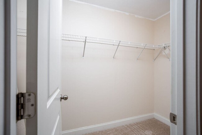 Building Photo - 1710 Restoration Ct