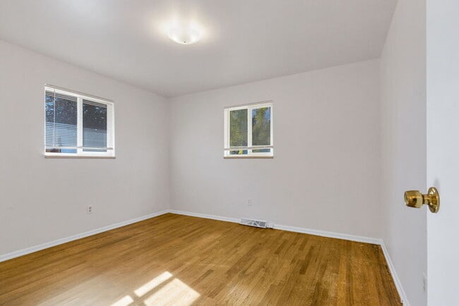 Building Photo - 4282 W Virginia Ave