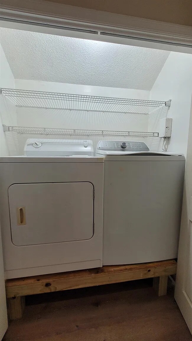 Building Photo - 2311 Sandpiper St