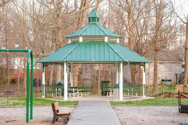 Building Photo - 104 Sundance Way