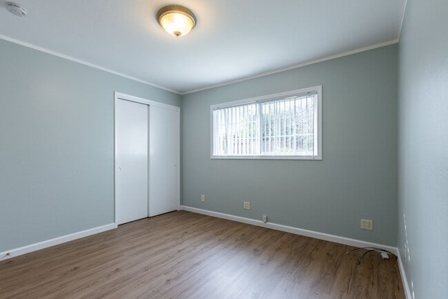 Building Photo - Beautiful & bright 3 bed / 2 Bath San Brun...