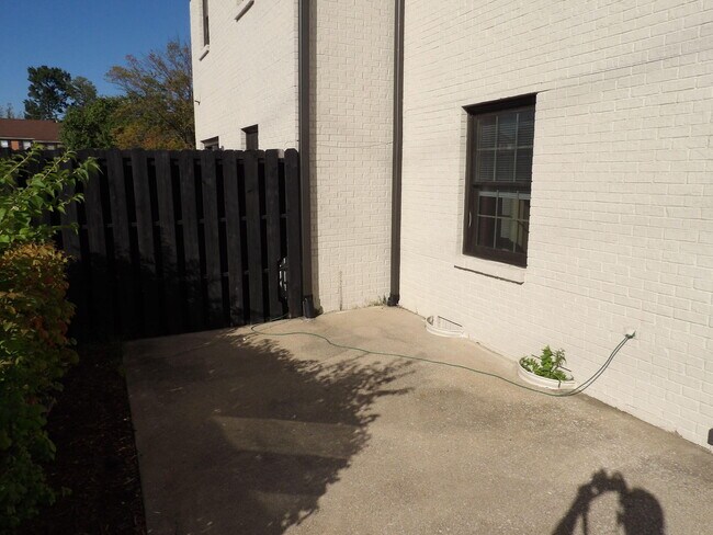 Building Photo - 144 Tupelo Trail