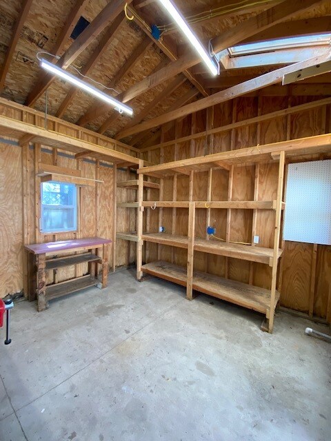 Building Photo - 1715 W Reeve St