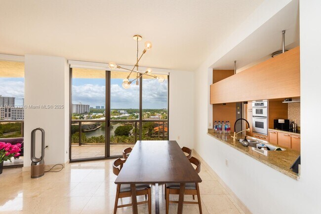 Building Photo - 16275 Collins Ave