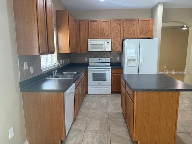 Building Photo - 14728 Sapodilla Dr
