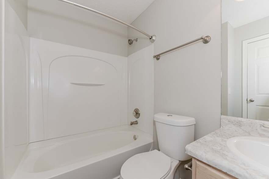 Building Photo - 2618 River Meade Way