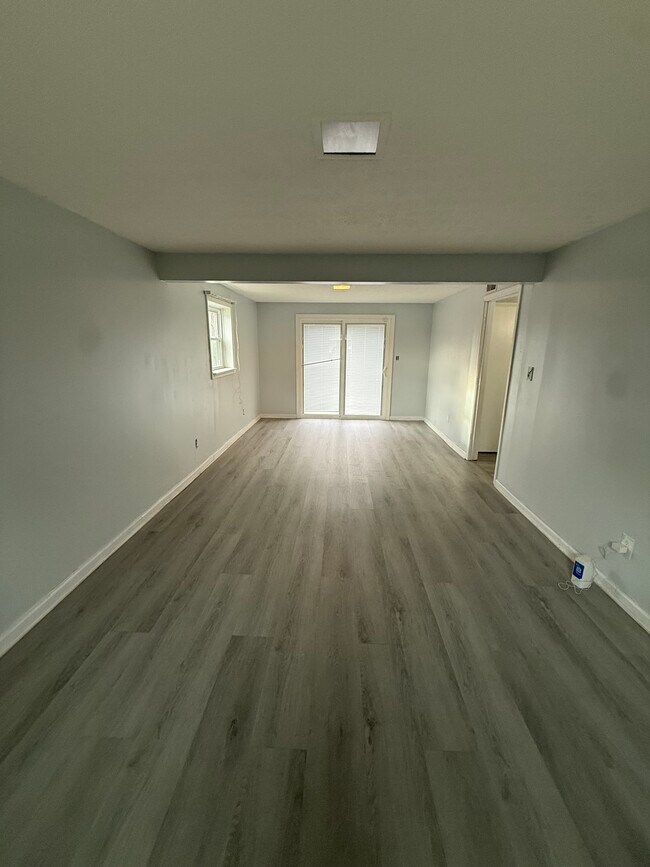 Building Photo - 1815 Tennyson Dr