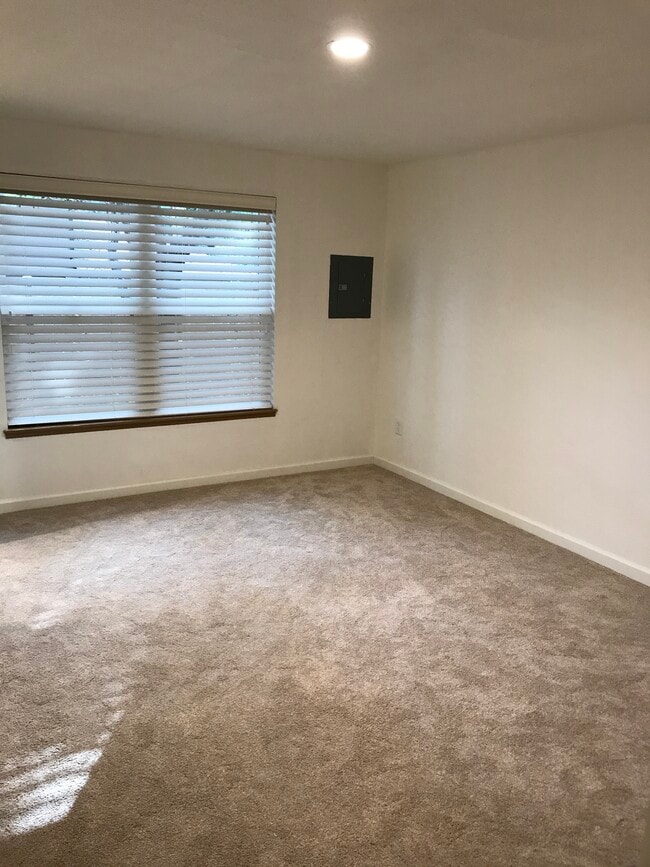 Bedroom - 8218 126th Ave NE