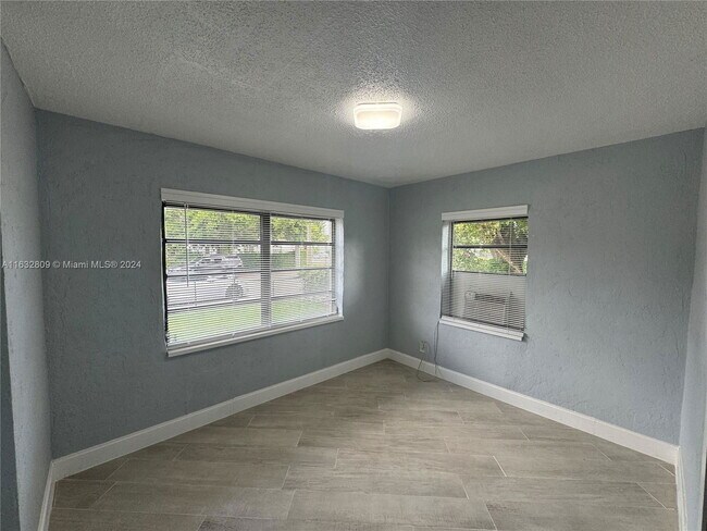 Building Photo - 5708 NW 11th Ave