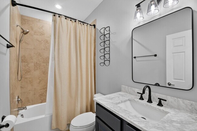 Building Photo - 10457 Wellington Parc Dr