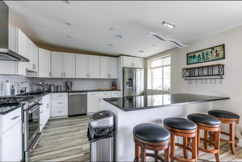 Building Photo - 7114 E Orange Blossom Ln