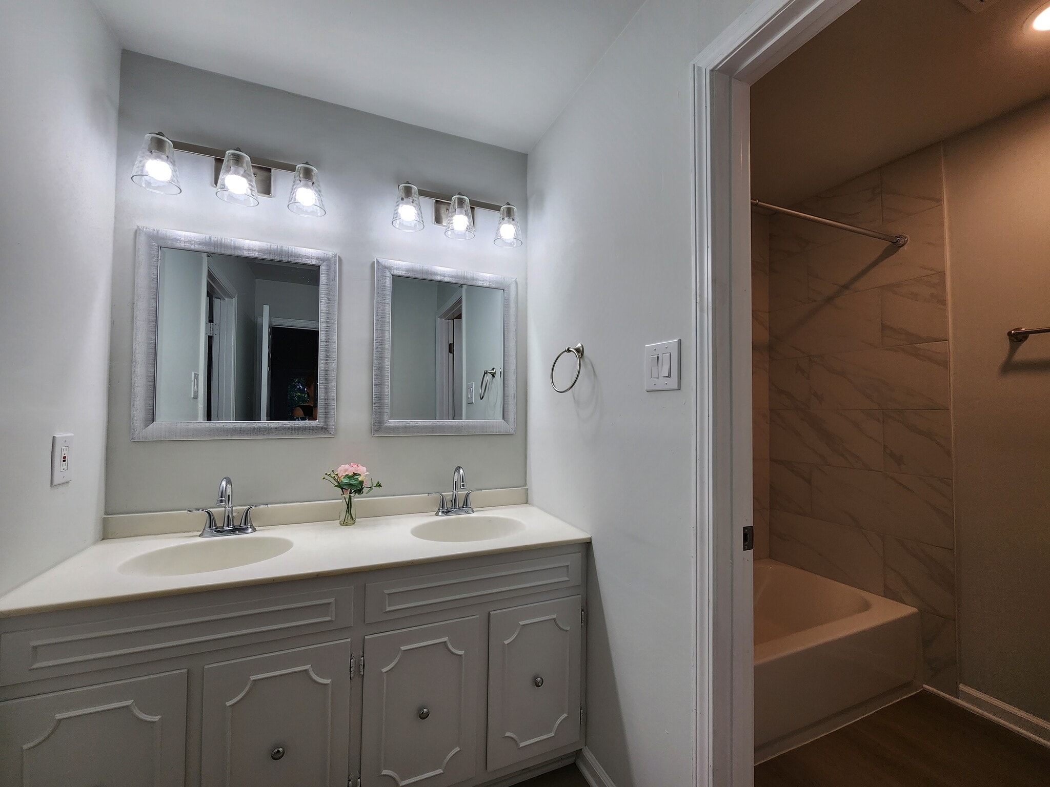 Building Photo - 17571 Graham St