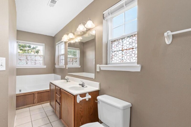 Building Photo - 125 Ridgeview Dr