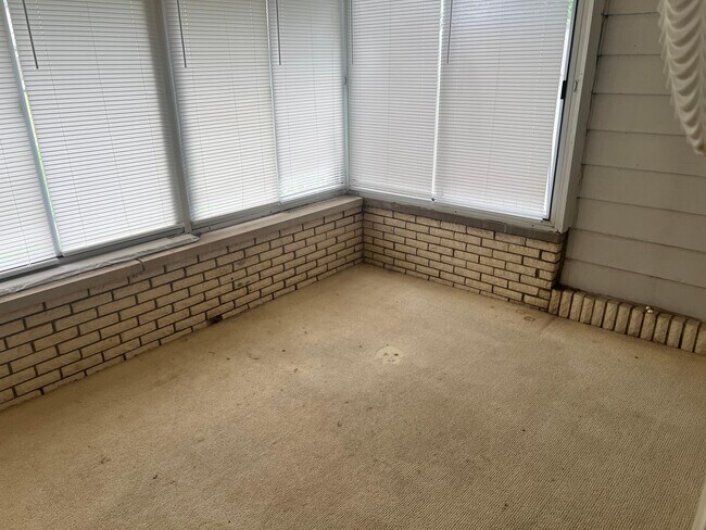 Building Photo - 2548 Burgandy Ln