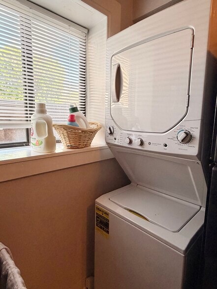 New washer & dryer in-unit - 104 Newburn Dr