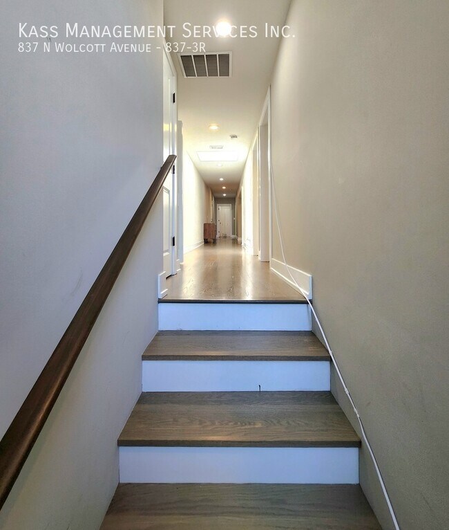 Building Photo - 837 N Wolcott Ave